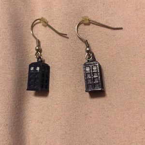 💎 5/$10 All Jewelry💎 Tardis Earrings